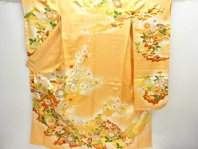 アンティーク　片輪車に牡丹・菊模様刺繍振袖